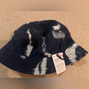 BNWT lululemon On My Level Bucket Hat with pocket